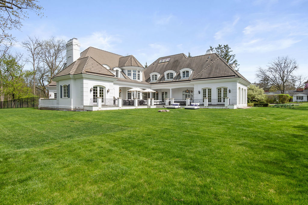 245 Maple Row Northfield, IL 60093 - Photo 41 of 44