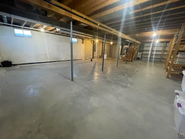 $214,900 | 2502 West 18th Street, Emporia, KS 66801