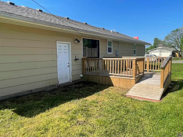 $214,900 | 2502 West 18th Street, Emporia, KS 66801