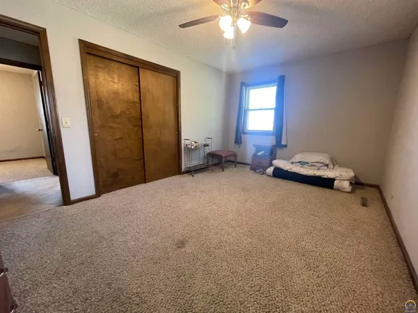 $214,900 | 2502 West 18th Street, Emporia, KS 66801