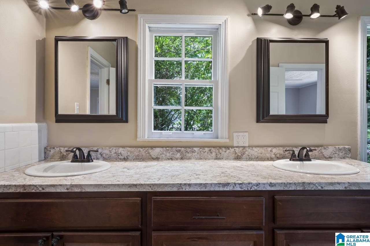 1202 Park Avenue Oneonta, AL 35121 - Photo 27 of 44