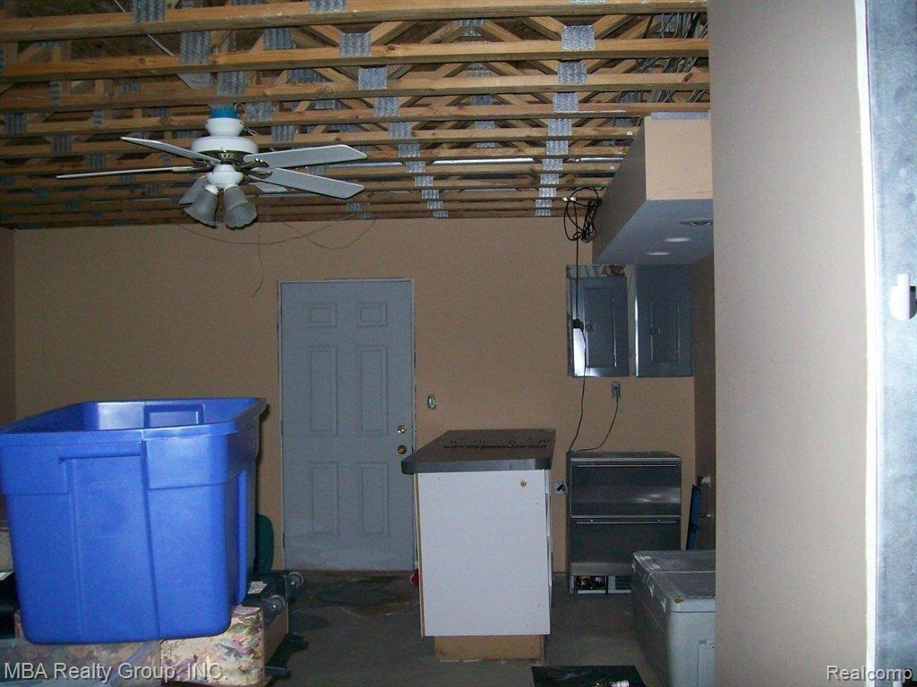 33080 McCann Road Rockwood, MI 48173 - Photo 11 of 20 104_2583.JPG