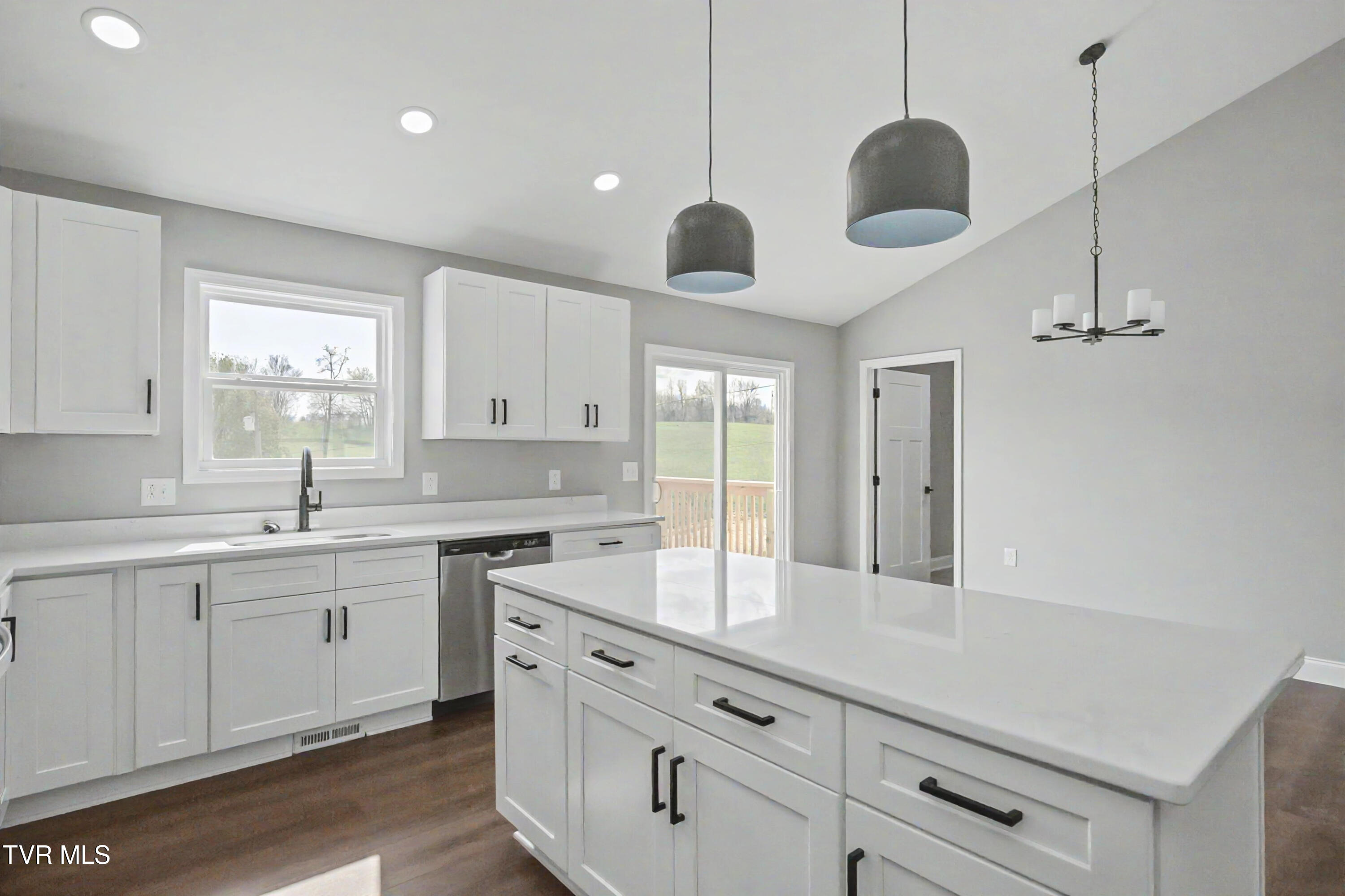 420 Barren Valley Road Chuckey, TN 37641 - Photo 15 of 39 tempImagex8jaor