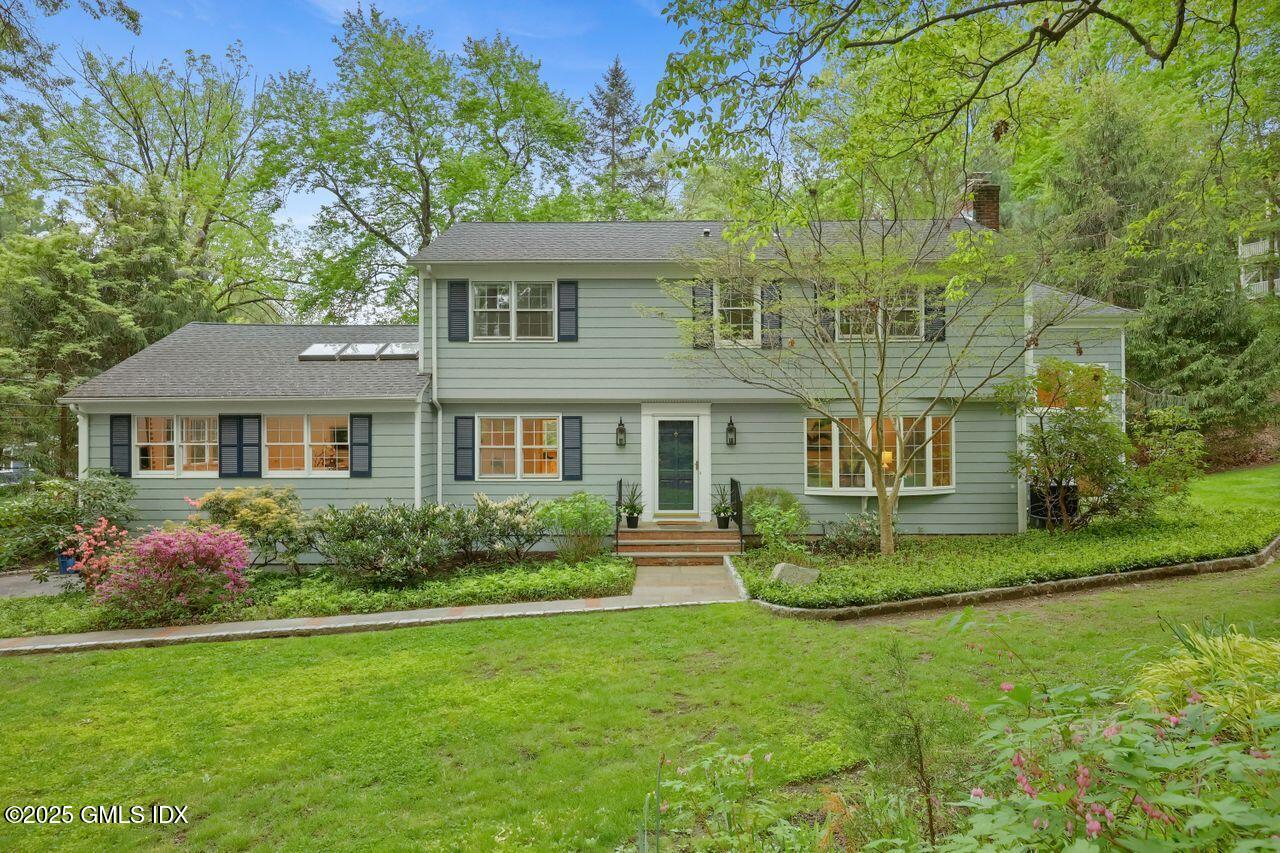 32 Jeffrey Road Greenwich, CT 06830 - Photo 1 of 1 front