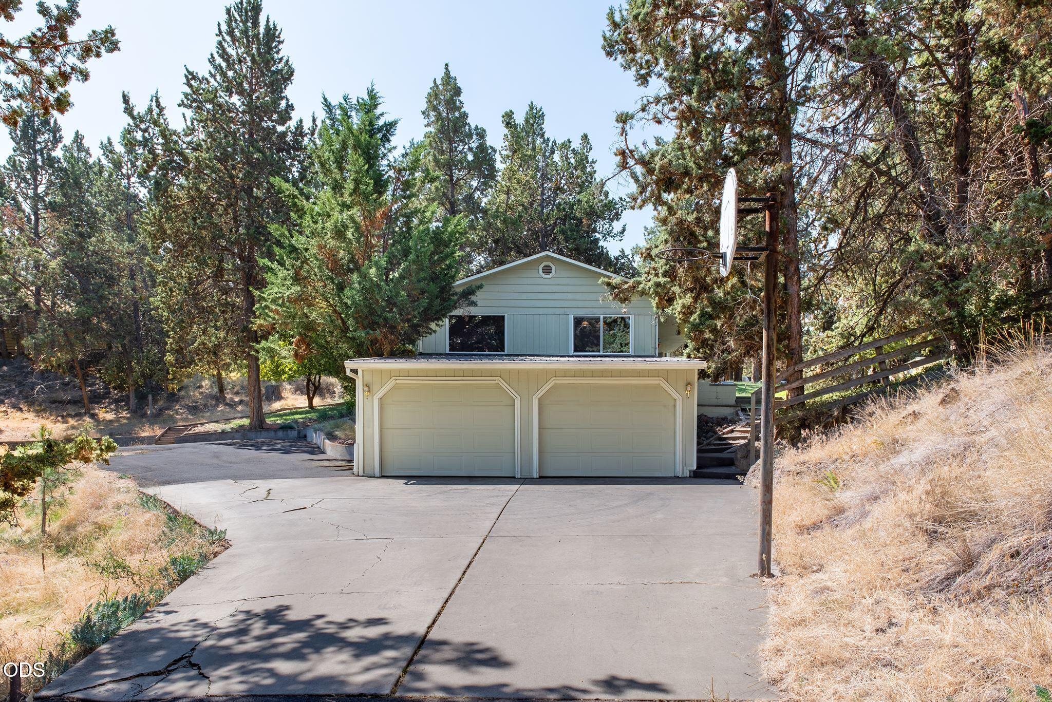 63435 O. B. Riley Road Bend, OR 97703 - Photo 3 of 46 Gallery Image 3