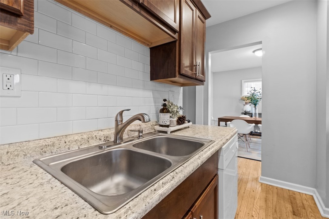 3833 Montevista Road Cleveland, OH 44121 - Photo 16 of 44