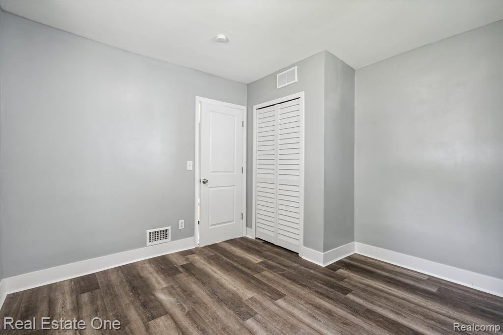 22750 Wick Road Taylor, MI 48180 - Photo 18 of 26
