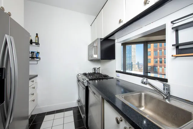 $1,750,000 | 150 West 56th Street, Unit 5903 | Theater District