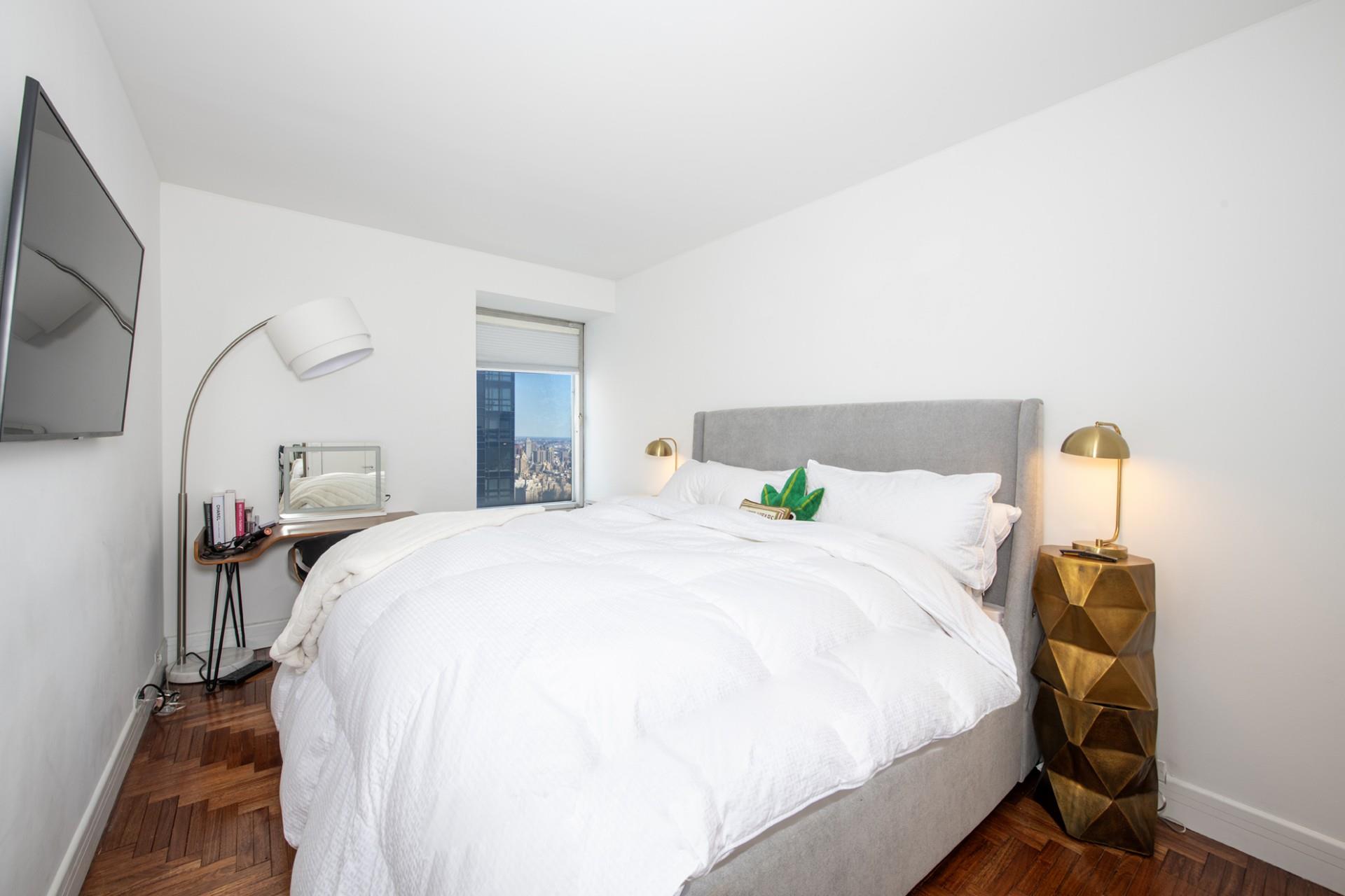 150 West 56th Street, Unit 5903 Manhattan, NY 10019 - Photo 3 of 14