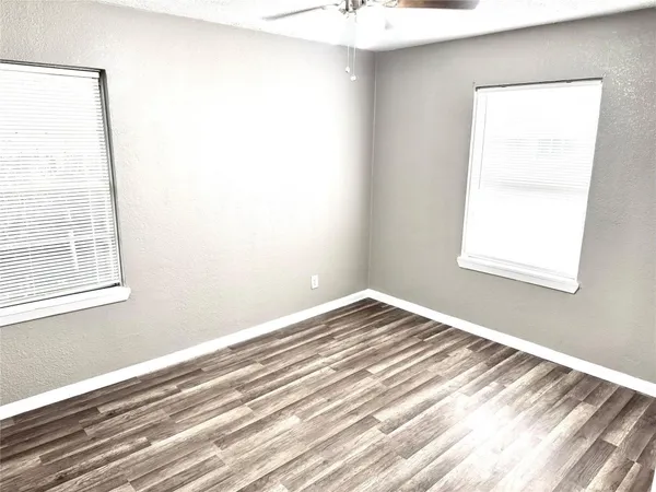 $2,000 | 903 Roper Street, Houston, TX 77034