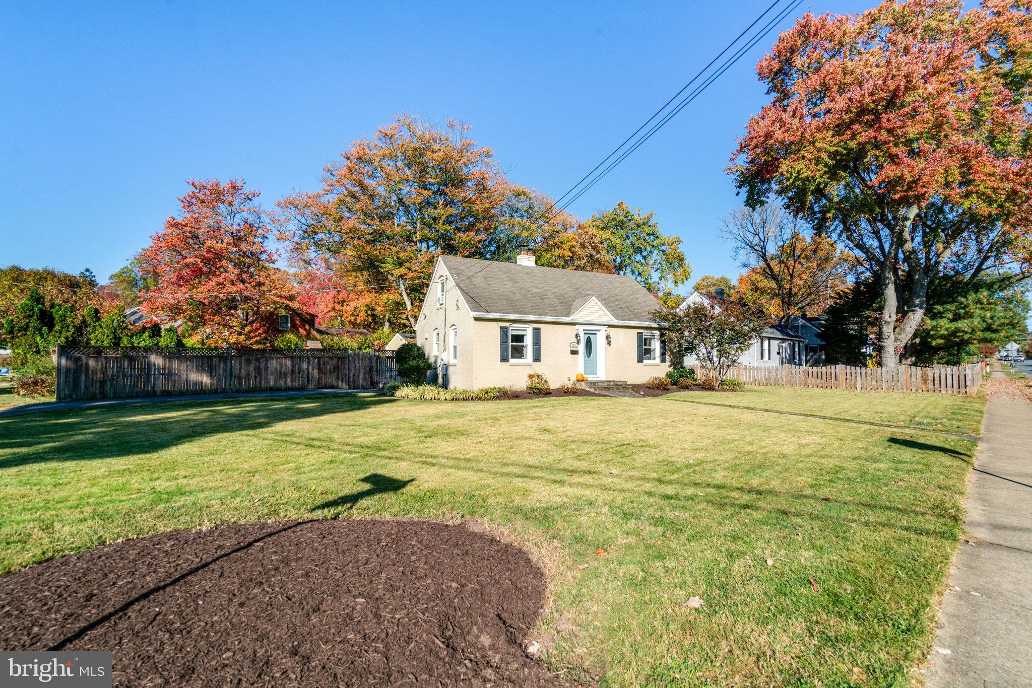 2914 Summerfield Road Falls Church, VA 22042 - Photo 4 of 38 Gallery Image 4