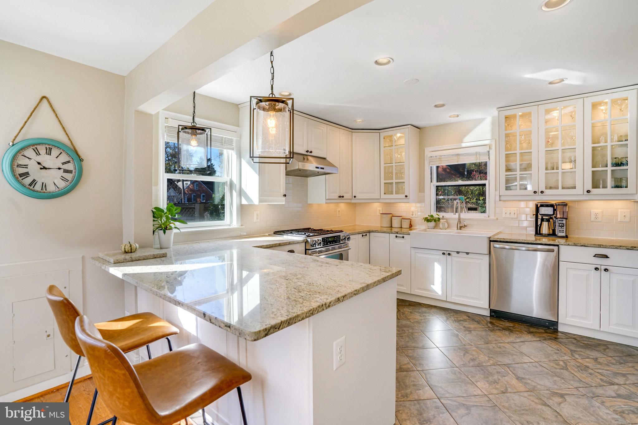 2914 Summerfield Road Falls Church, VA 22042 - Photo 8 of 38 Gallery Image 8