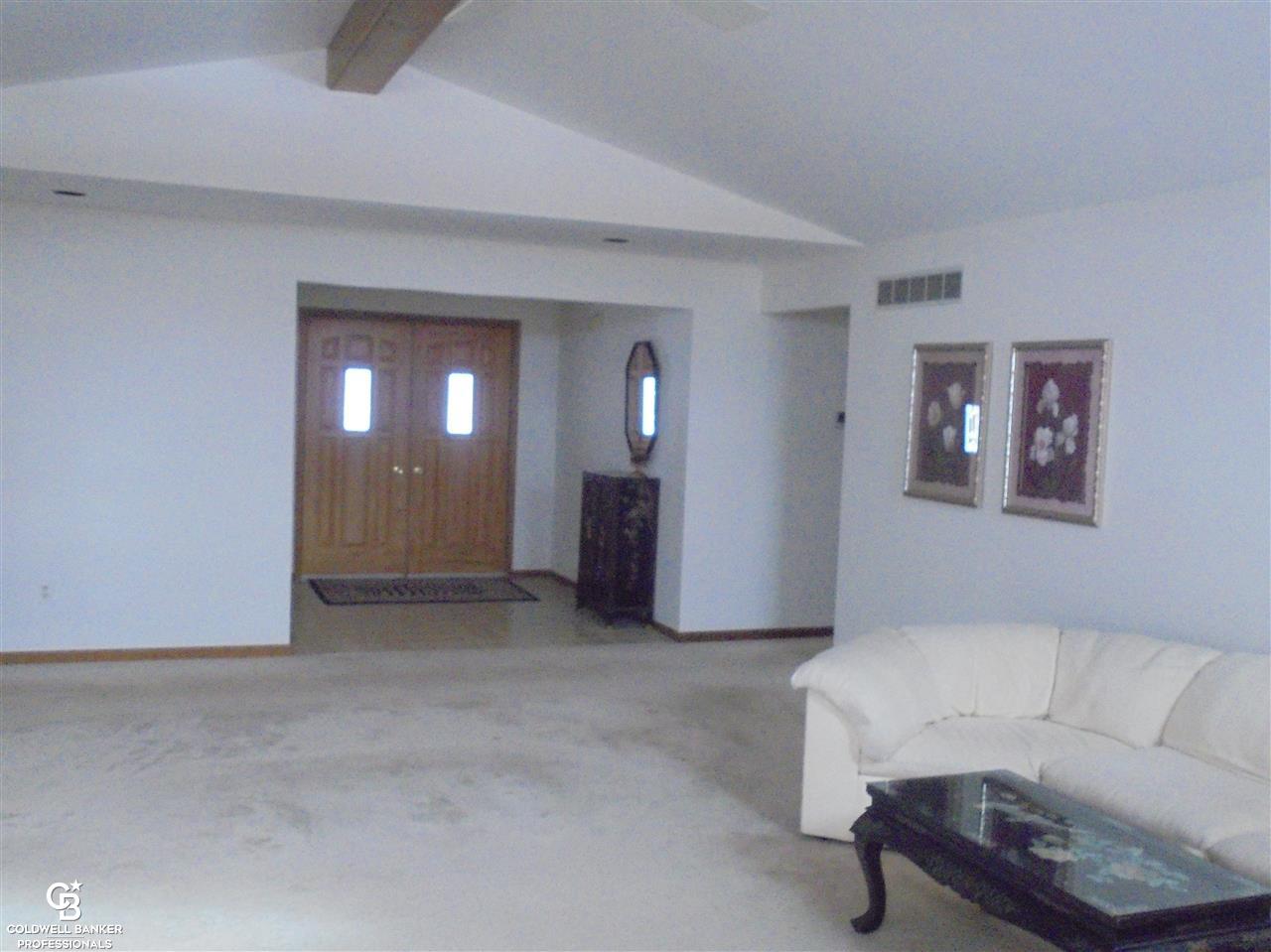 16960 Armada Center Road Armada, MI 48005 - Photo 18 of 72 50066244-17.JPG