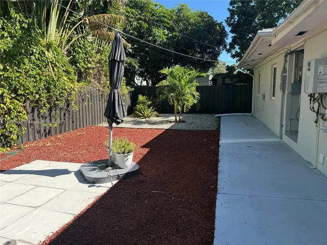 a view of an outdoor space