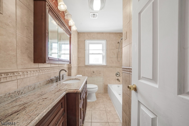 686 Gates Terrace Union, NJ 07083 - Photo 11 of 14