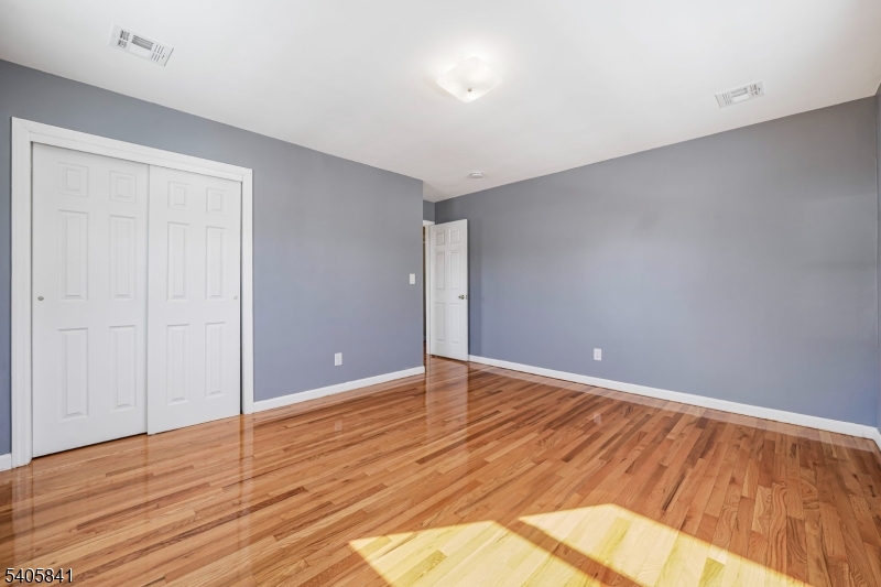 686 Gates Terrace Union, NJ 07083 - Photo 12 of 14