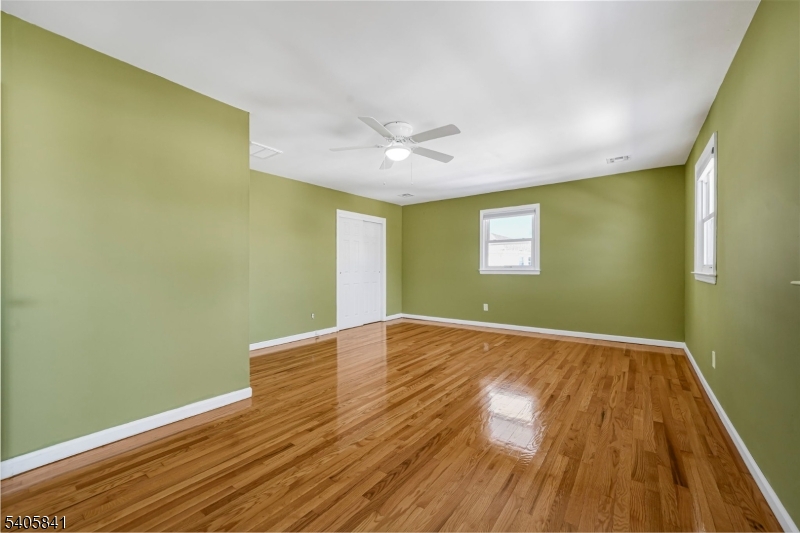 686 Gates Terrace Union, NJ 07083 - Photo 7 of 14