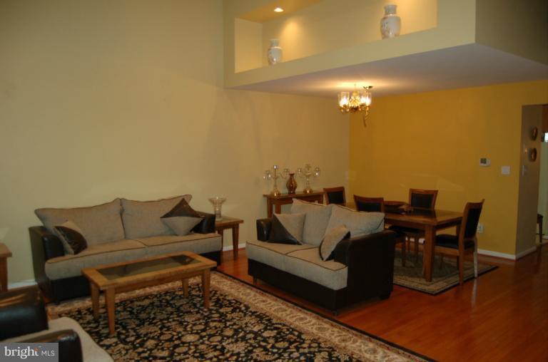 11 Suncroft Court Silver Spring, MD 20904 - Photo 11 of 21 Living Room