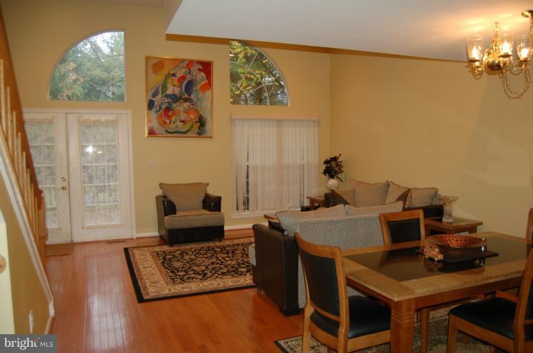 11 Suncroft Court Silver Spring, MD 20904 - Photo 16 of 21 Living Room