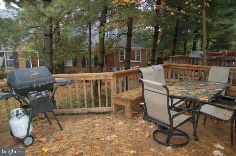 11 Suncroft Court Silver Spring, MD 20904 - Photo 9 of 21 Deck