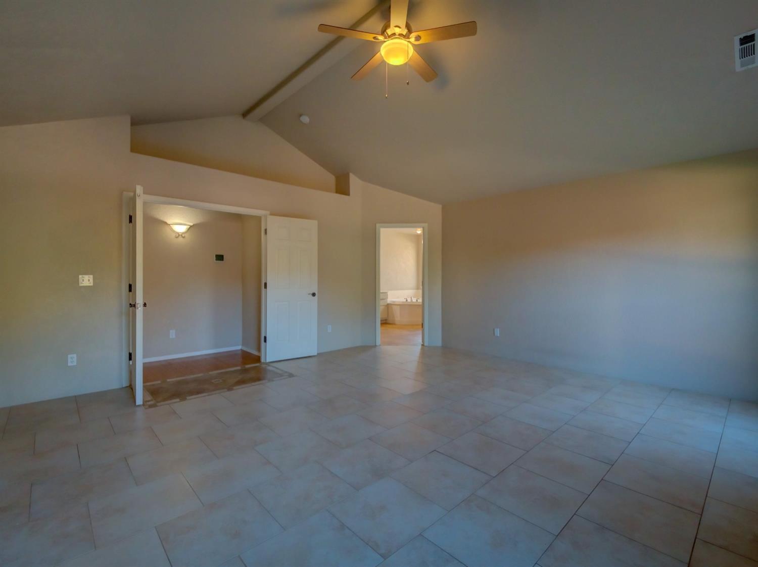 1535 Ridge Way Medford, OR 97504 - Photo 10 of 23 Master bedroom with vaulted ceiling and