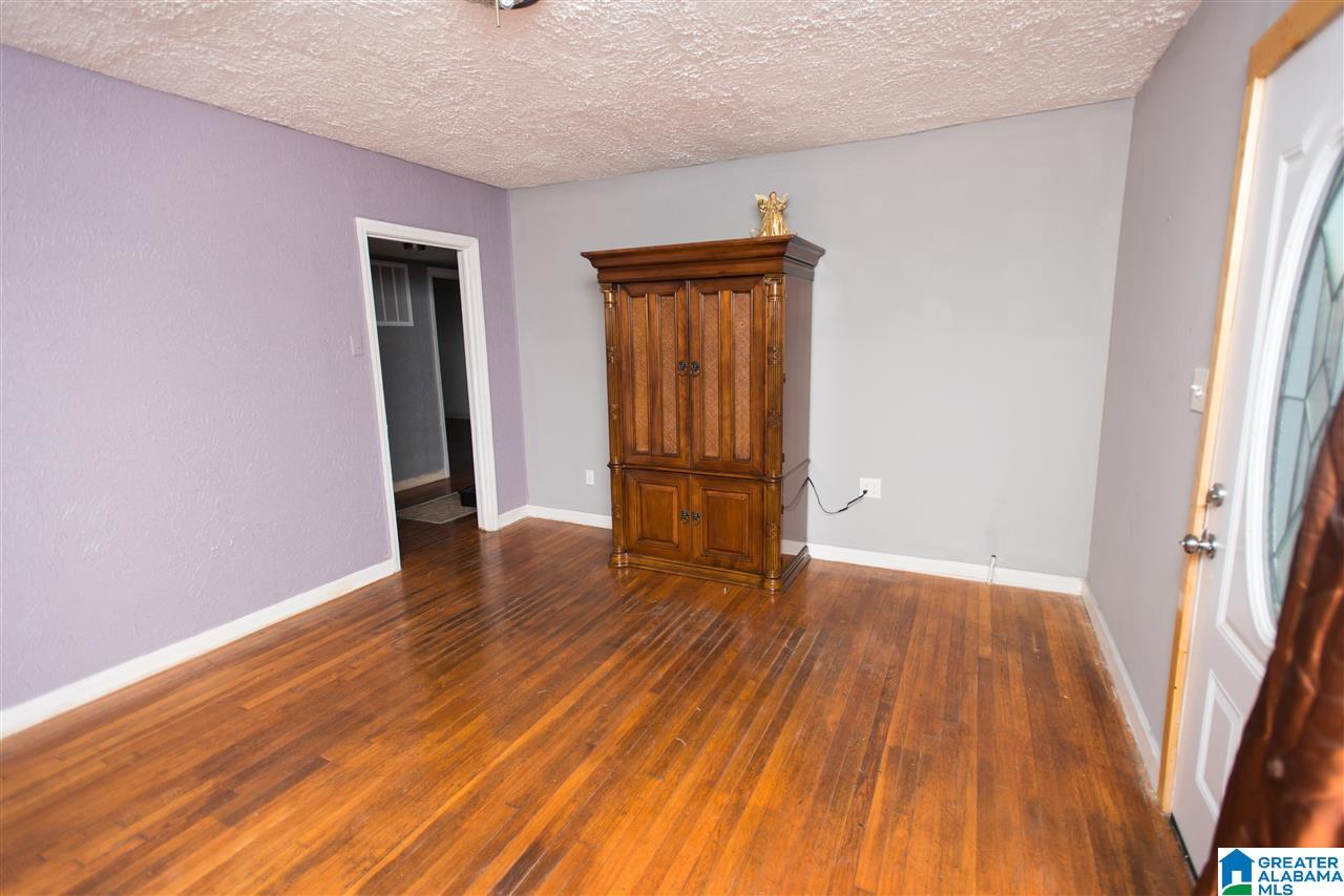 816 9th Street Southwest Birmingham, AL 35211 - Photo 4 of 18