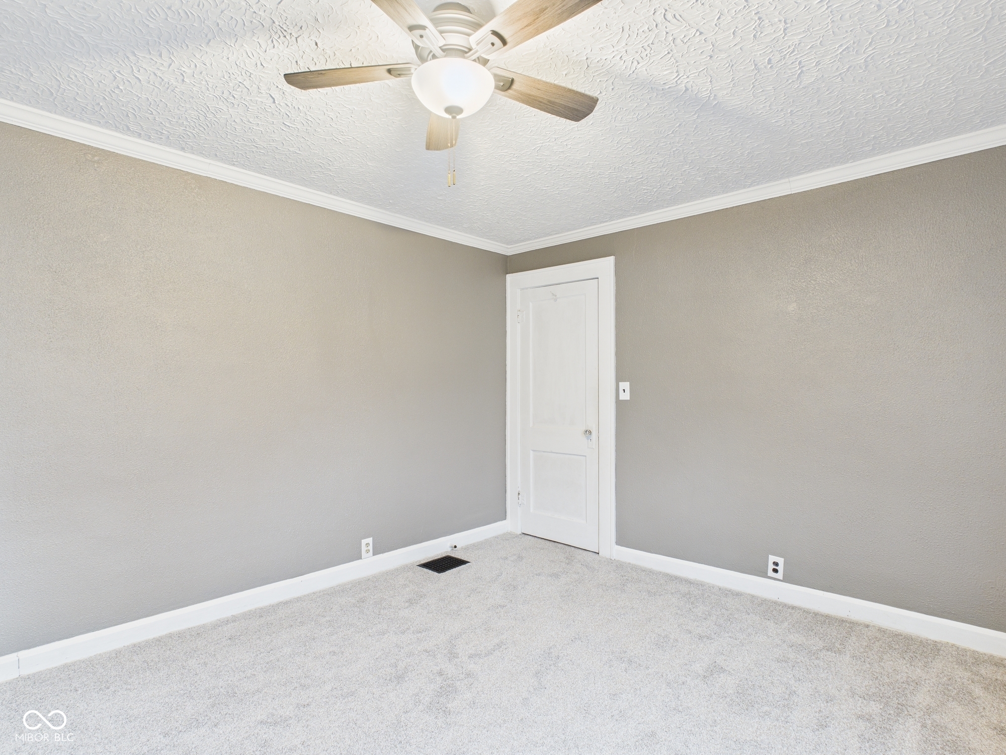 3629 Main Street Anderson, IN 46013 - Photo 22 of 40