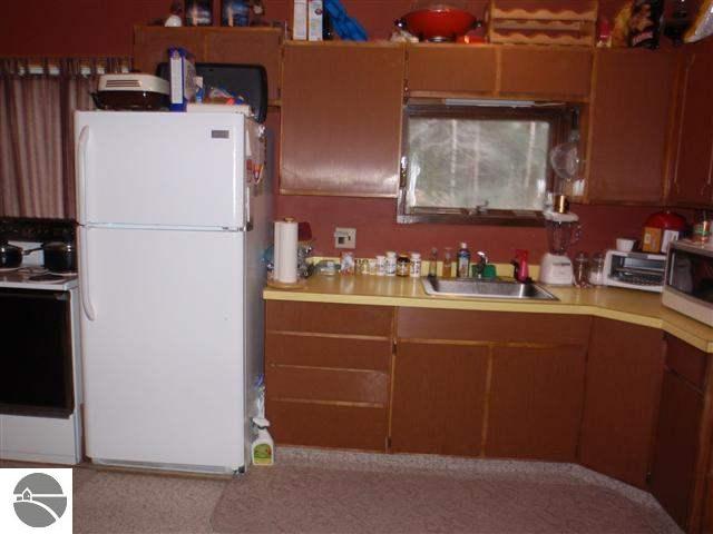 17075 Vondra Road Thompsonville, MI 49683 - Photo 10 of 14 1740710-9.JPG