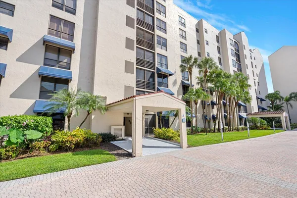 $5,000 | 7564 Regency Lake Drive, Unit 502, Boca Raton, FL 33433