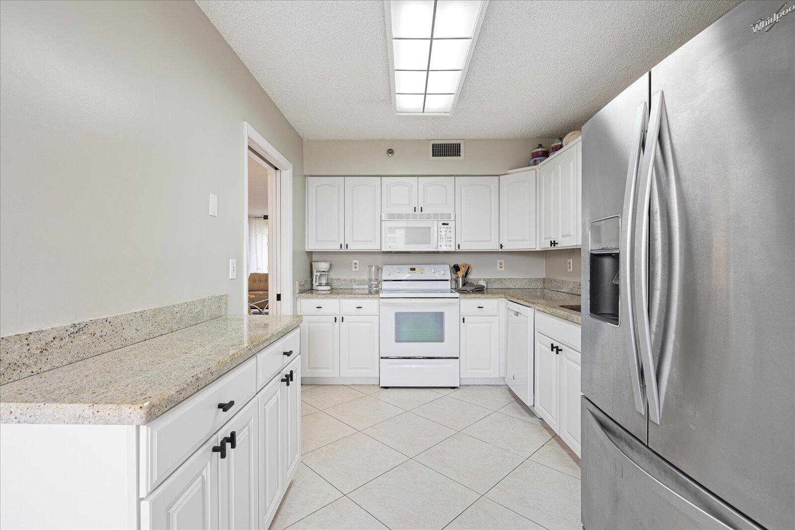 7564 Regency Lake Drive, Unit 502 Boca Raton, FL 33433 - Photo 12 of 13 07-dsc04109 bayrepo