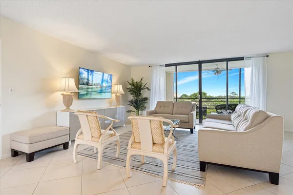 $5,000 | 7564 Regency Lake Drive, Unit 502, Boca Raton, FL 33433