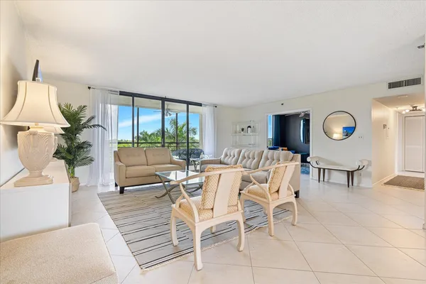 $5,000 | 7564 Regency Lake Drive, Unit 502, Boca Raton, FL 33433