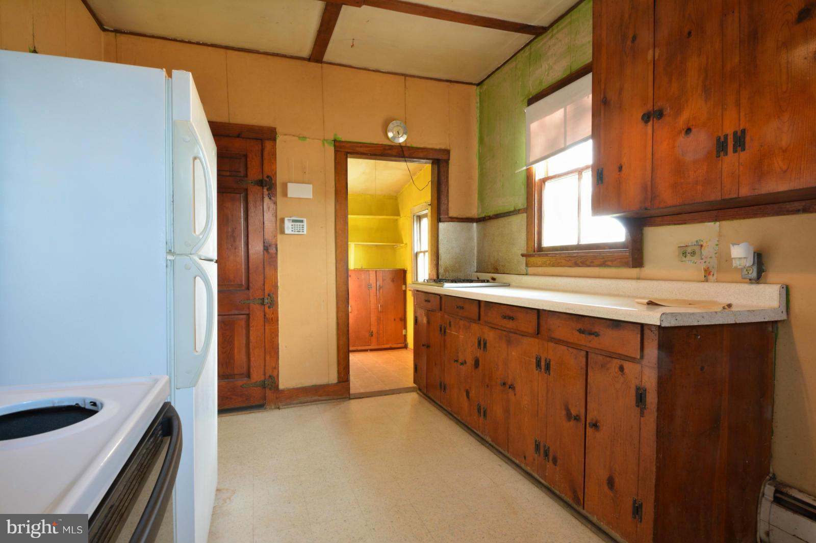 4479 Courtneys Corner Road Sumerduck, VA 22742 - Photo 15 of 30 a bathroom with a sink and a mirror