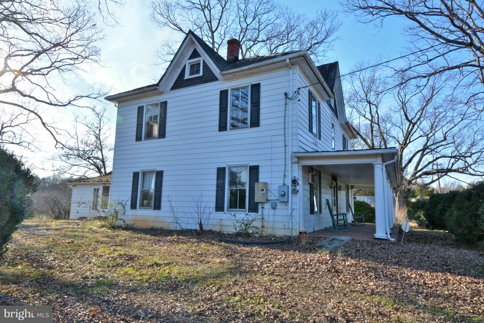 4479 Courtneys Corner Road Sumerduck, VA 22742 - Photo 3 of 30 a front view of a house with garden