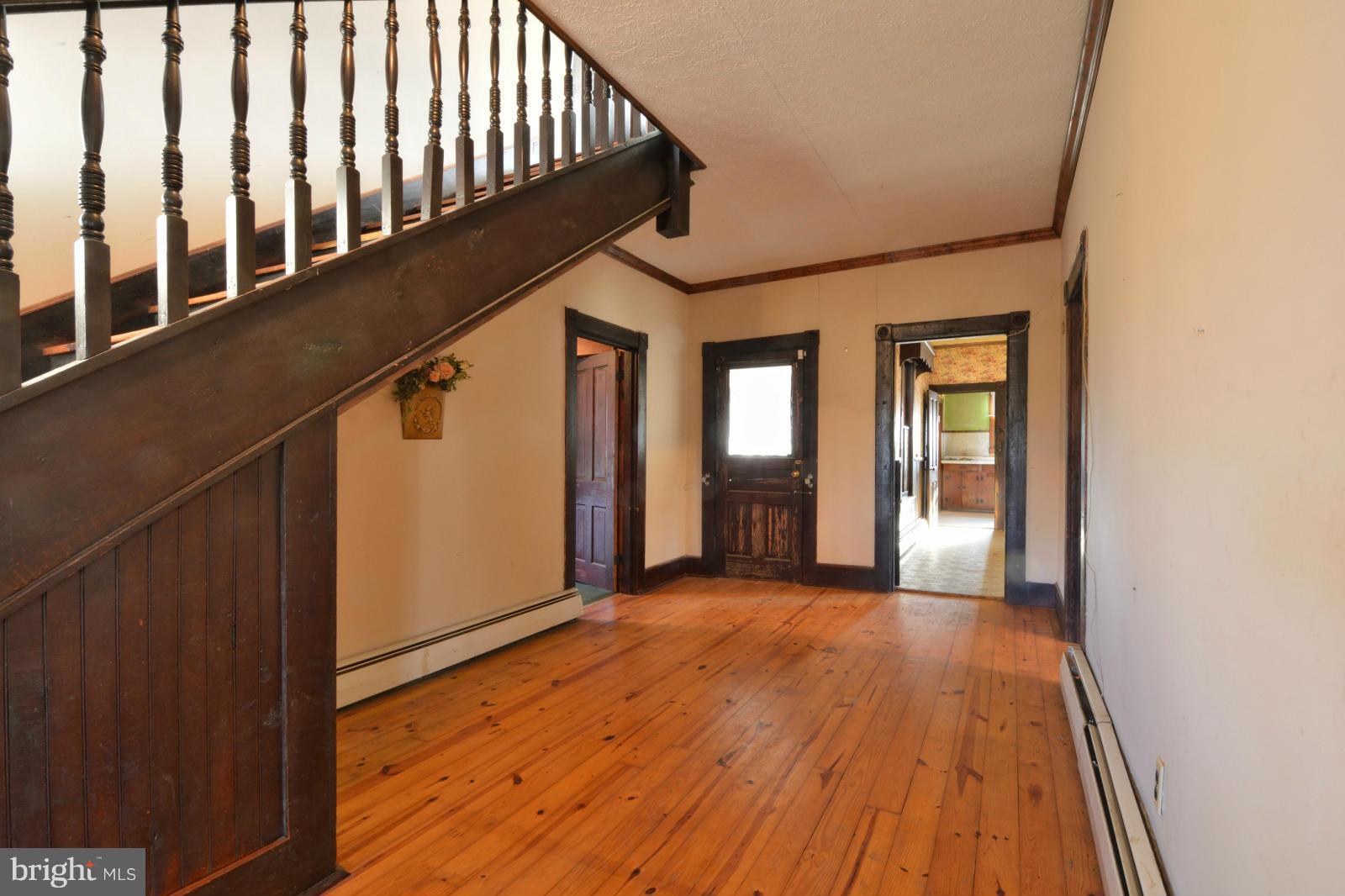 4479 Courtneys Corner Road Sumerduck, VA 22742 - Photo 7 of 30 en view interior of house with wooden floor