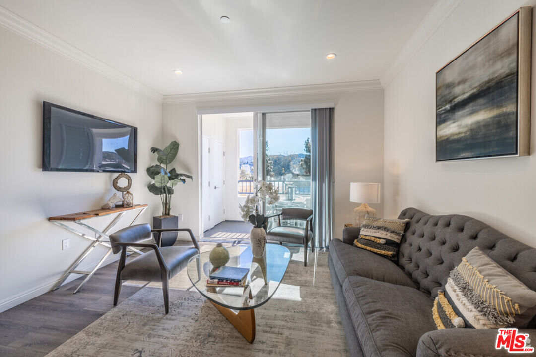 10132 Commerce Avenue Tujunga, CA 91042 - Photo 2 of 31