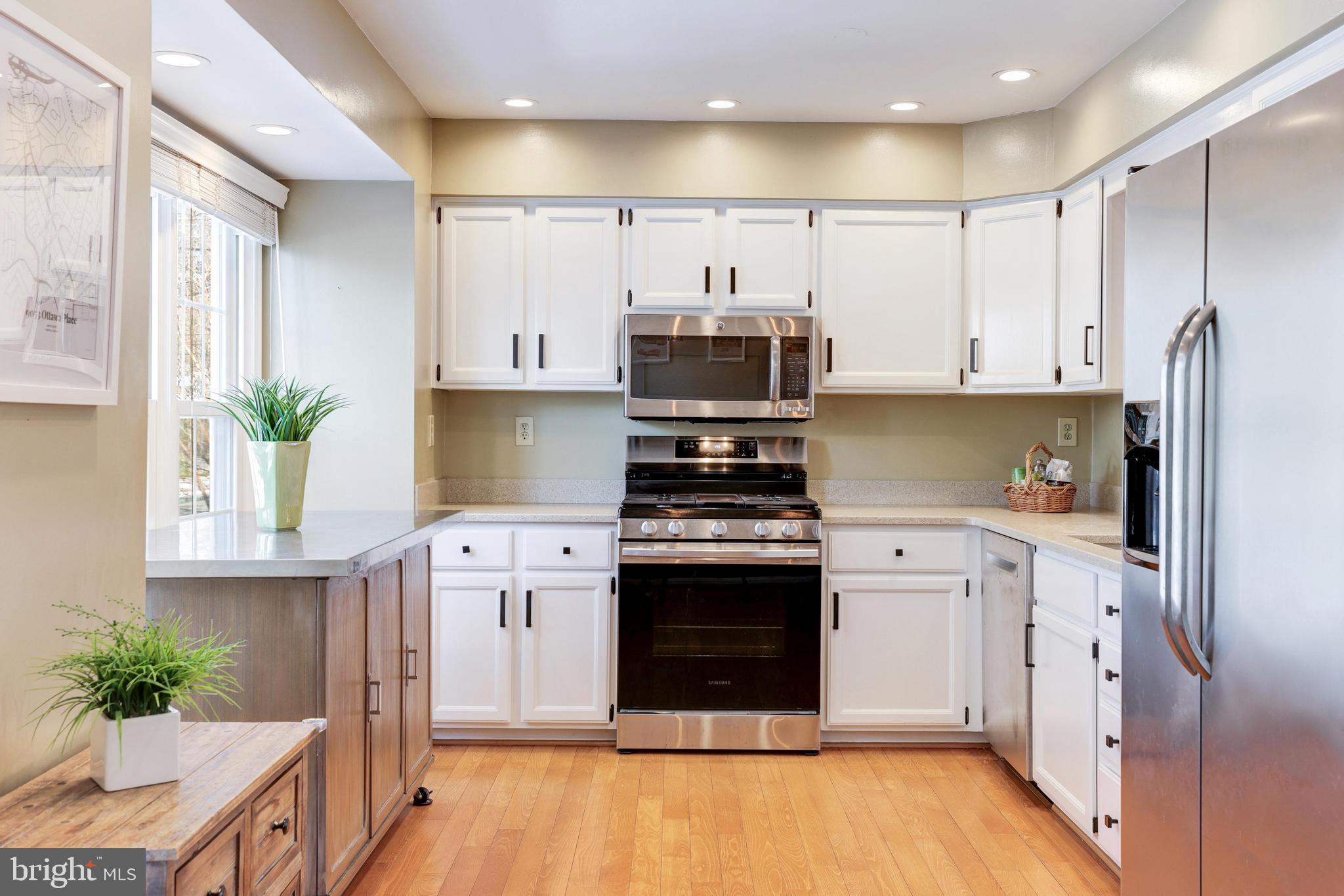 9053 Ottawa Place Silver Spring, MD 20910 - Photo 12 of 65 Beautiful cabinets & countertops