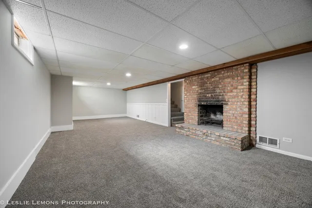 $2,900 | 329 East 8th Avenue, Naperville, IL 60563