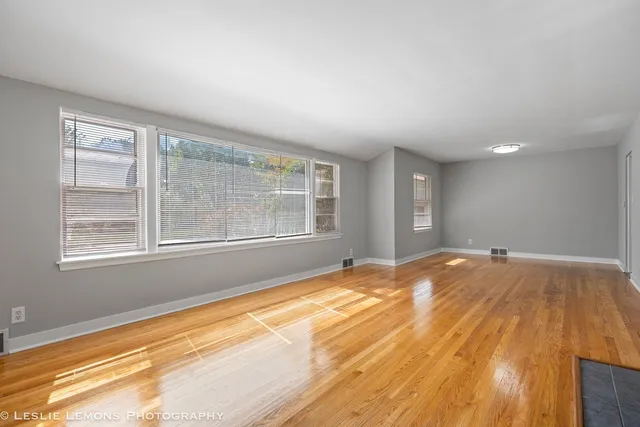 $2,900 | 329 East 8th Avenue, Naperville, IL 60563