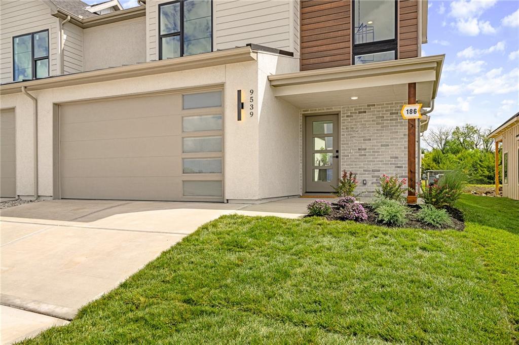 9539 Jupiter Street Lenexa, KS 66219 - Photo 4 of 51