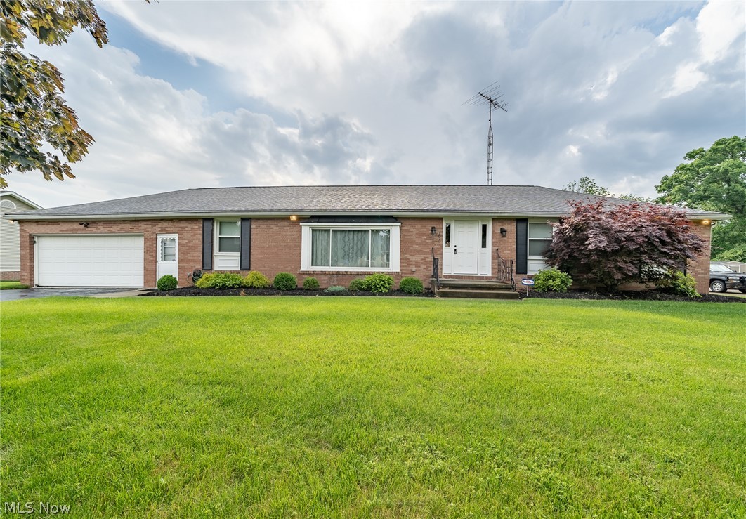 1879 Devonshire Road Northwest Canton, OH 44708 - Photo 1 of 20 Welcome home!