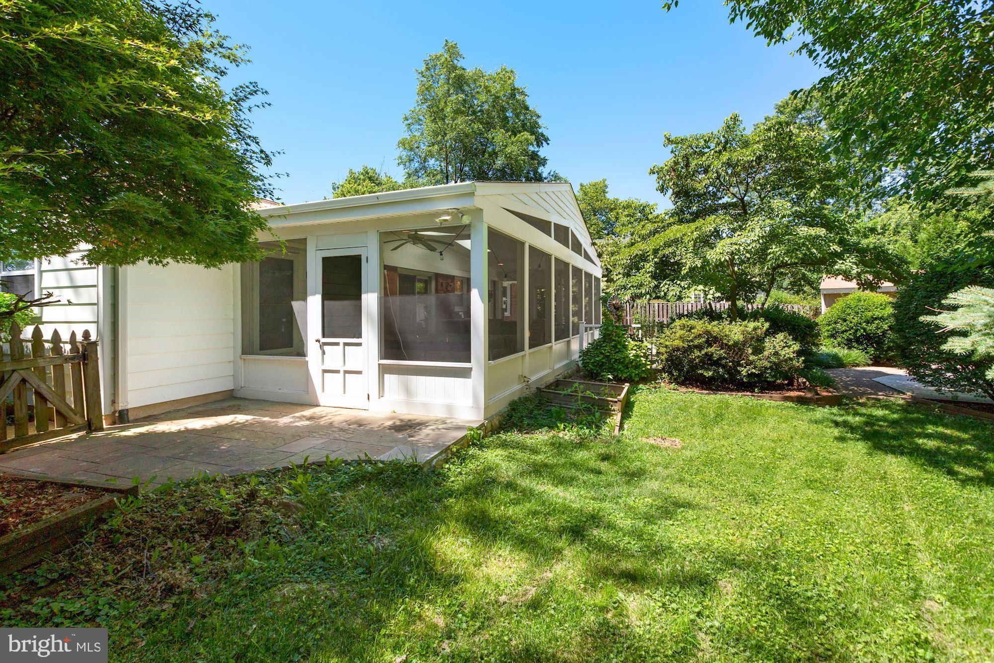 4029 Mapleton Drive Chantilly, VA 20151 - Photo 29 of 35 Gallery Image 29