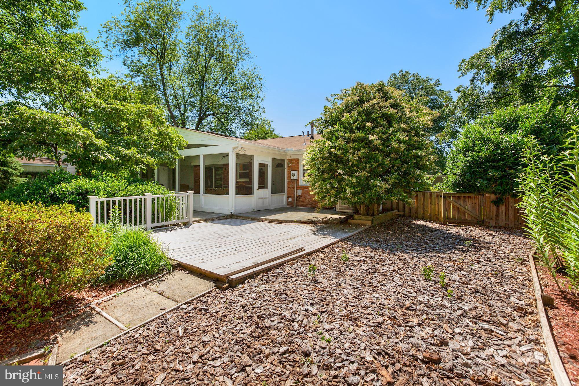 4029 Mapleton Drive Chantilly, VA 20151 - Photo 34 of 35 Gallery Image 34