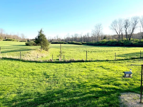 $3,200 | 2293 Highway 9G, Staatsburg, NY 12580