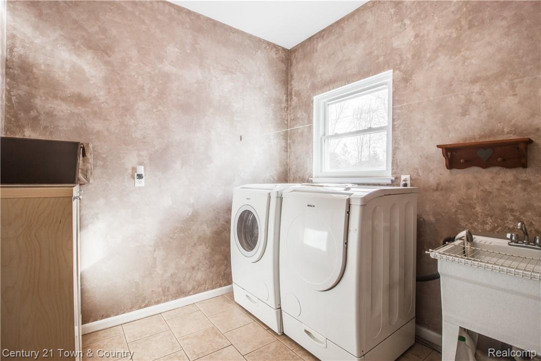2153 Alsdorf Avenue Rochester, MI 48309 - Photo 35 of 48 INTERIORS (24 of 44).jpg