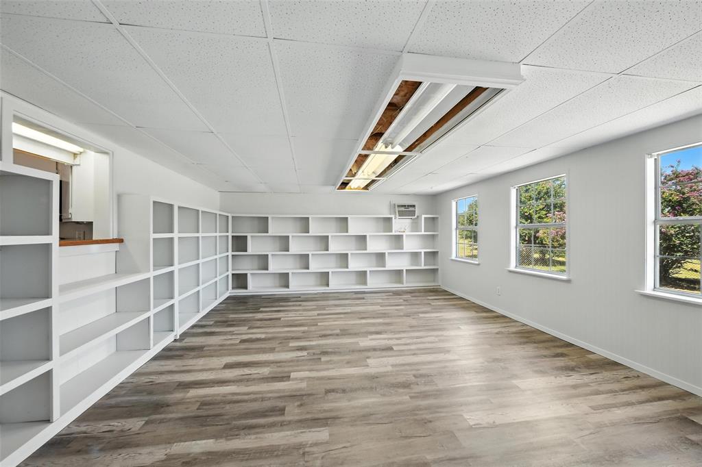 236 Half Moon Way Runaway Bay, TX 76426 - Photo 15 of 36