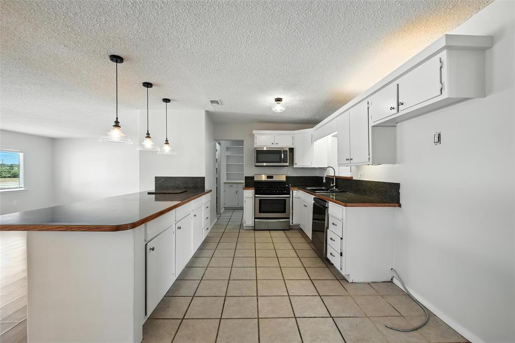 236 Half Moon Way Runaway Bay, TX 76426 - Photo 17 of 36