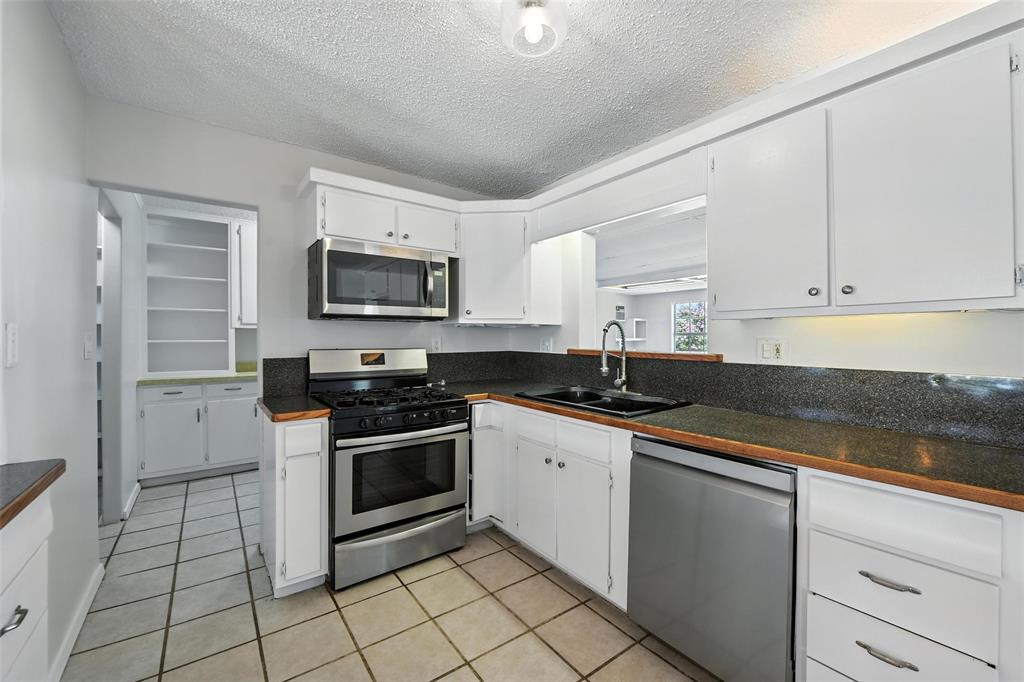 236 Half Moon Way Runaway Bay, TX 76426 - Photo 18 of 36