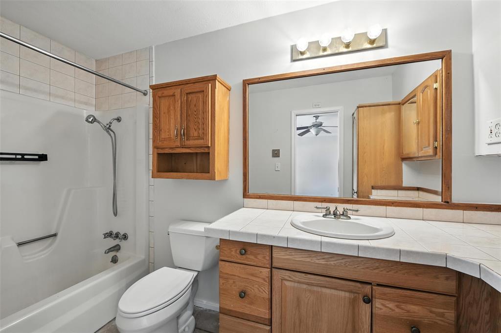 236 Half Moon Way Runaway Bay, TX 76426 - Photo 21 of 36