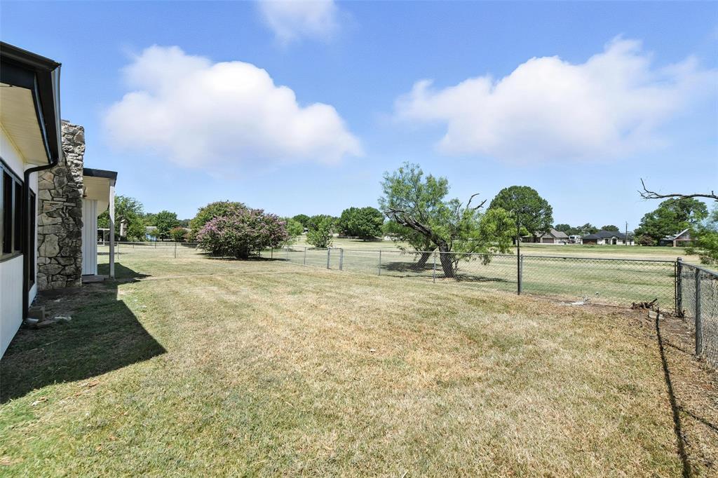 236 Half Moon Way Runaway Bay, TX 76426 - Photo 34 of 36